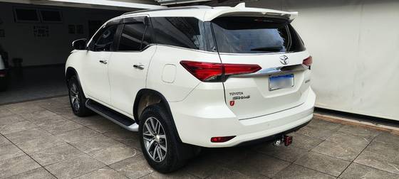 TOYOTA HILUX SW4 4.0 SRX 4X4 7 LUGARES V6 24V GASOLINA 4P AUTOMÁTICO